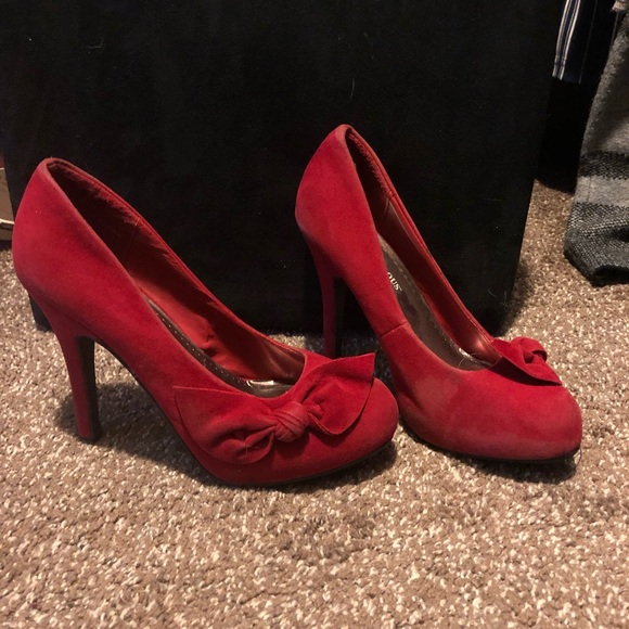 Heels size 7.5 - Picture 2 of 5